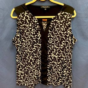 JONES NEW YORK v-neck stretch leopard blouse with gold bar at base of v size L